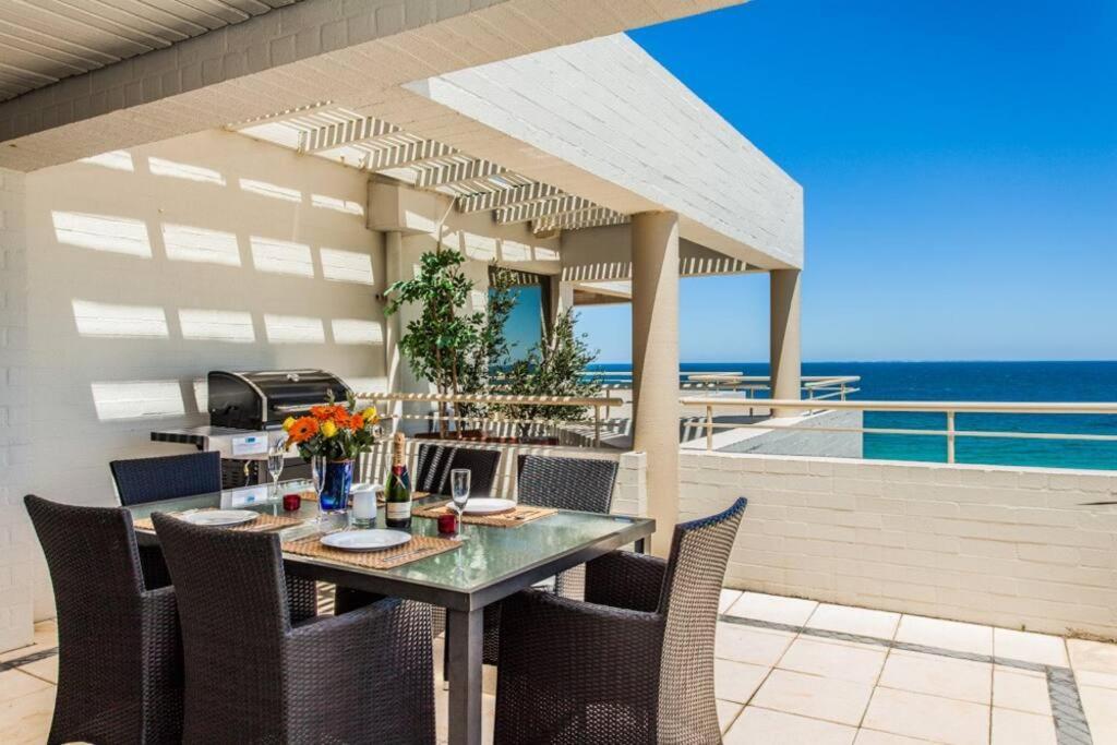 Beach View Apartment In Cottesloe เพิร์ท ภายนอก รูปภาพ