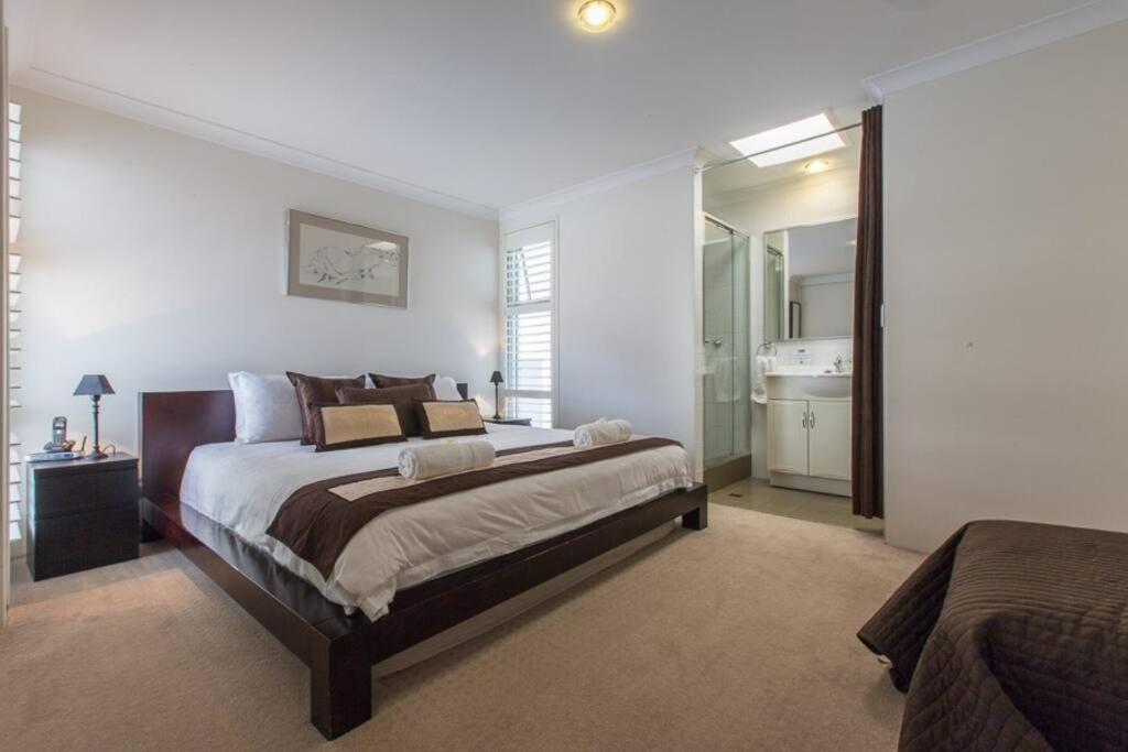Beach View Apartment In Cottesloe เพิร์ท ภายนอก รูปภาพ