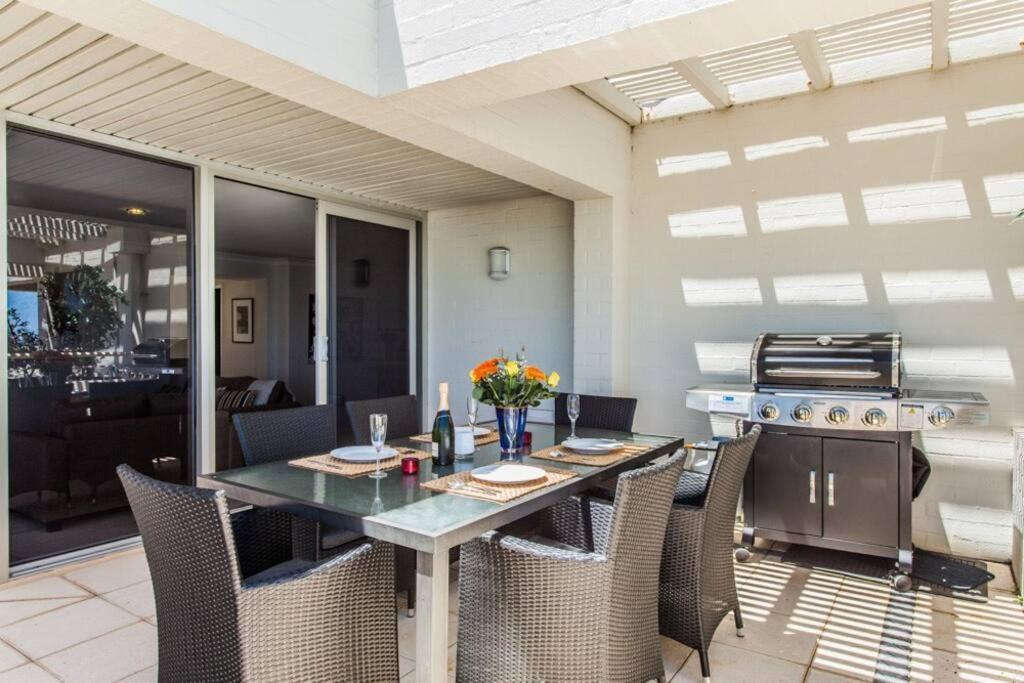 Beach View Apartment In Cottesloe เพิร์ท ภายนอก รูปภาพ